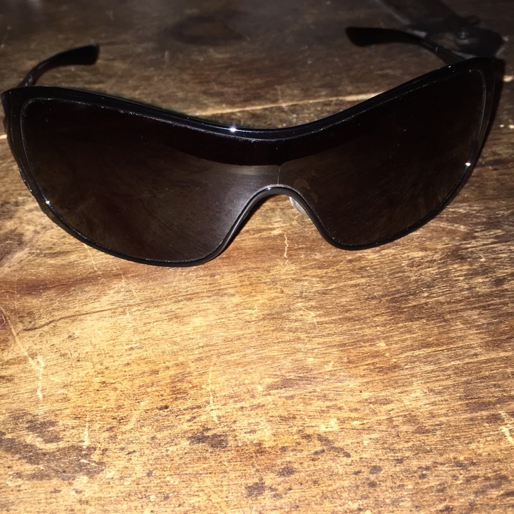 Women’s black Oakley Liv sunglasses